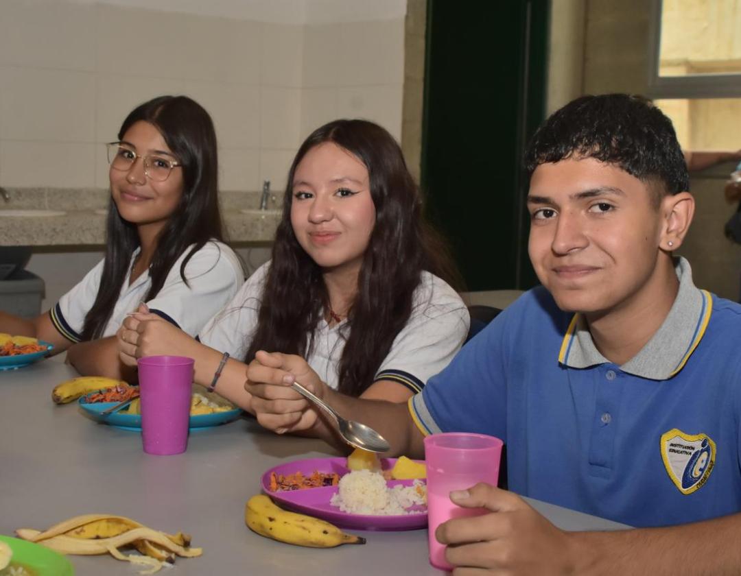 Estudiantes beneficiarios del PAE