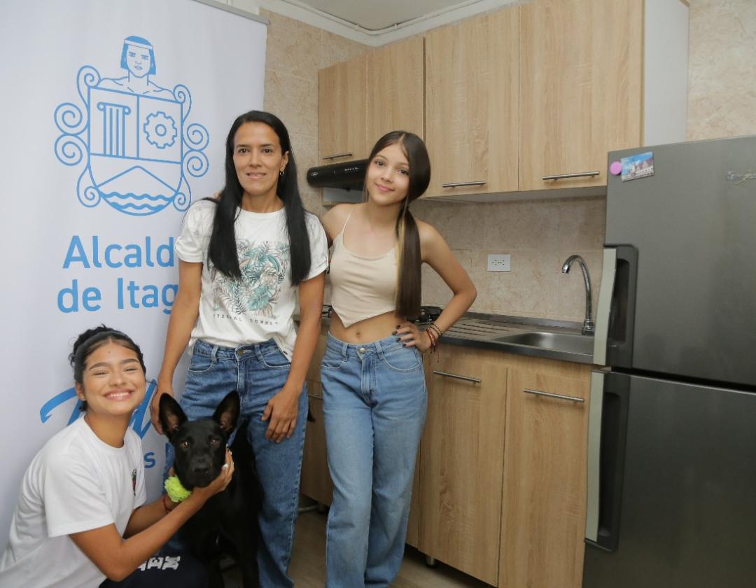 Familia beneficiaria de subsidio de mejoramiento de vivienda