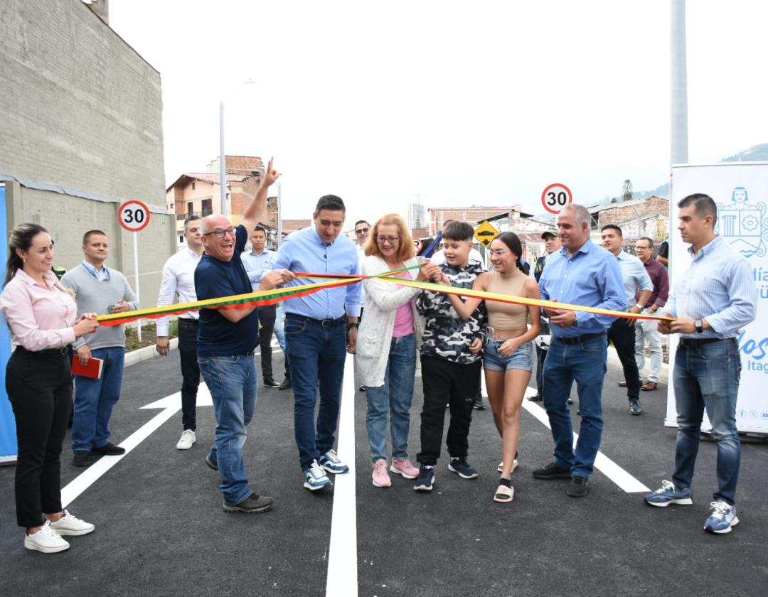 Evento de apertura vial en el barrio San José