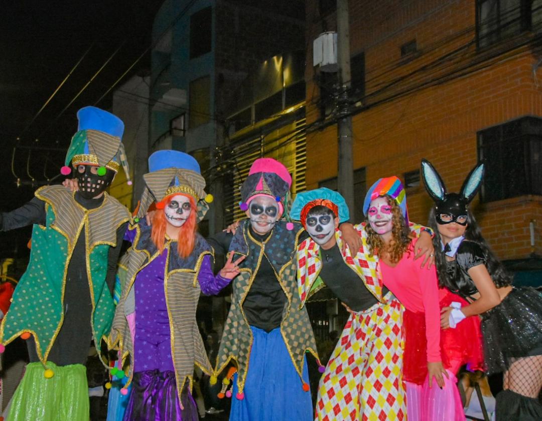 Disfraces en la avenida Santa María